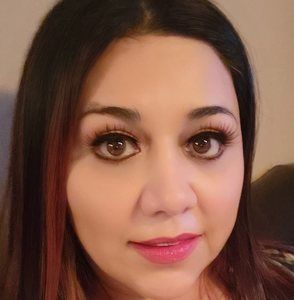 Meet your Posher, Corina